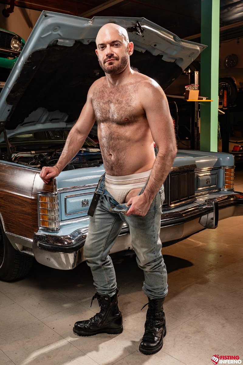 Feral Fuxxx and Joey Blaze's Garage Fisting and Bareback Blowjob Session - image 1