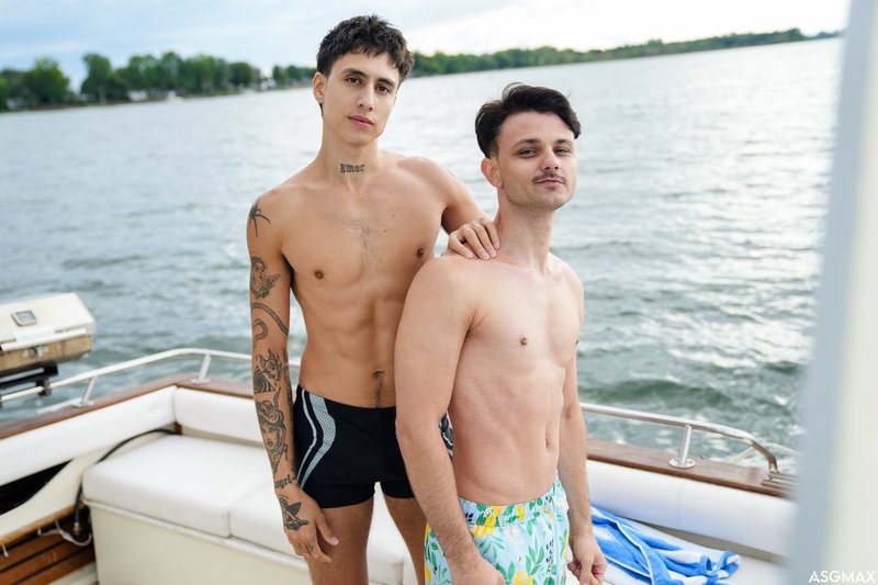 Outdoor Pleasure: Enzo Muller and Angel Elias's Anal Showdown on the Boat - image 7