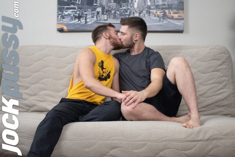 Tyler Castle's Big Dick Plunges Deep into Luke Hudson's Wet Manpussy - image 1