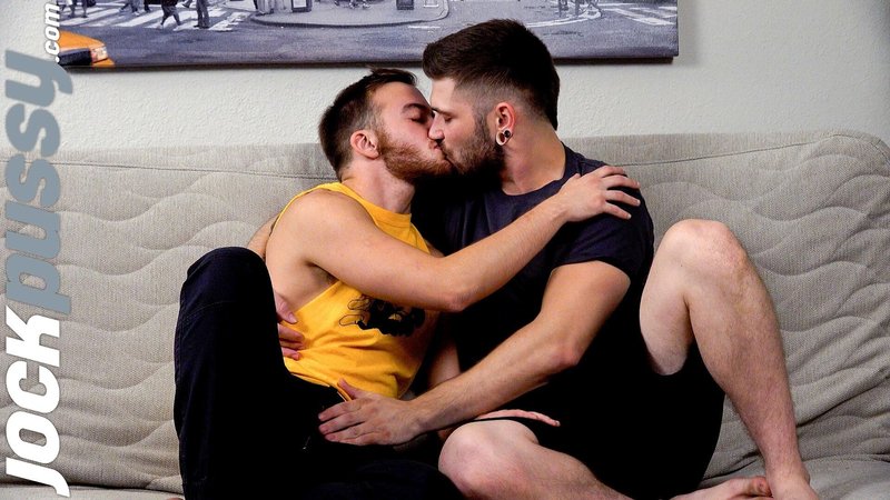 Tyler Castle's Big Dick Plunges Deep into Luke Hudson's Wet Manpussy - image 2