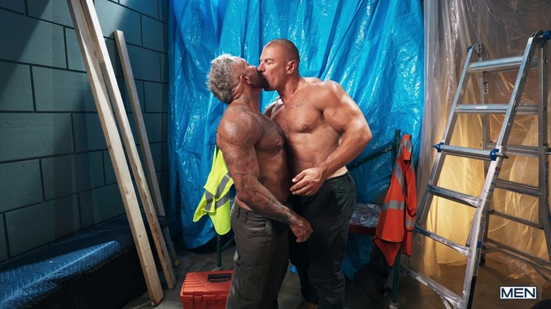 Ed Steel and Ken Rock’s Intense Bareback Session on a Steel Beam - image 5