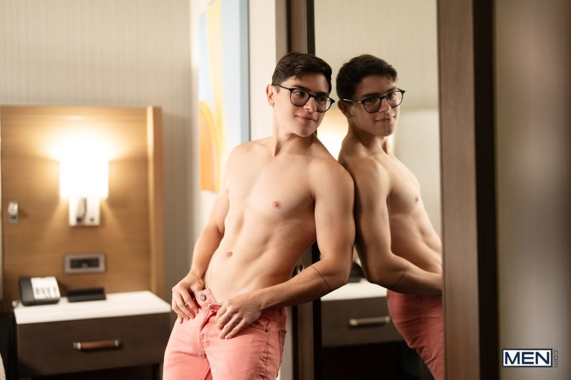 Explosive Encounters: Jordan Starr and Alex Gonz's Bareback Anal Bliss - image 3